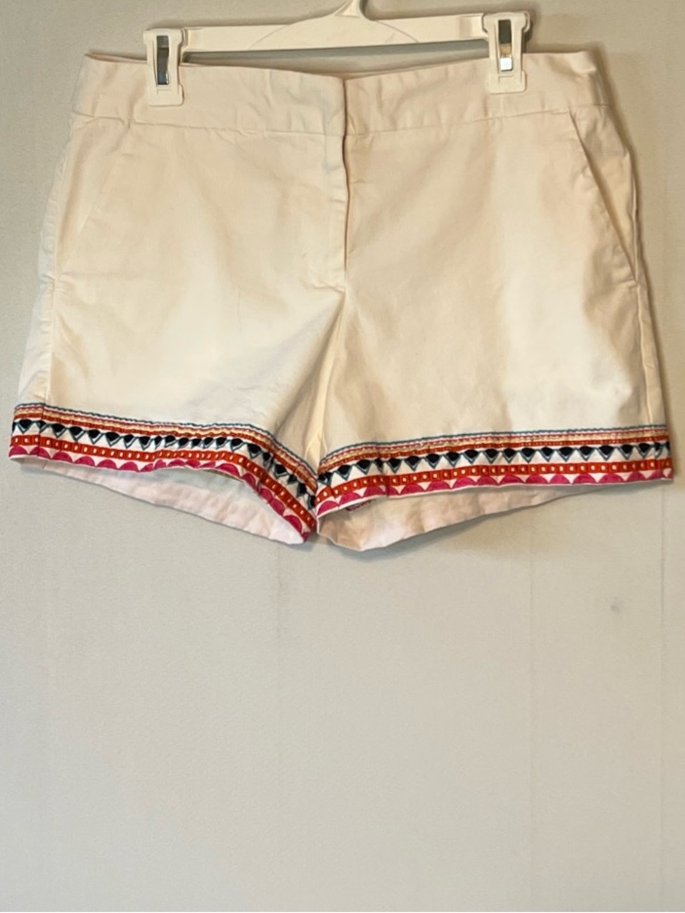 Cynthia Rowley Embroidered Shorts Women’s Size 8 Cotton Spandex.